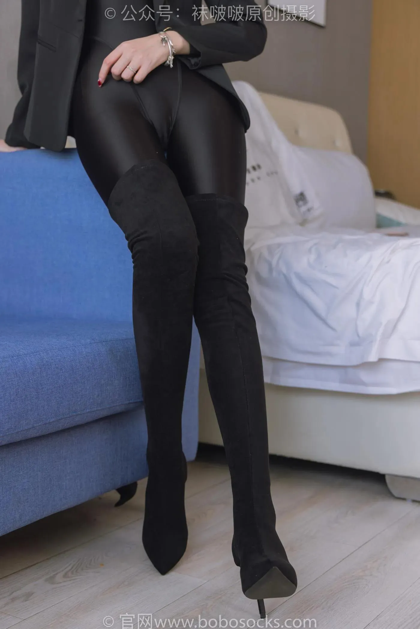 [BoBoSocks袜啵啵]NO.188 小甜豆-连体泳衣、高跟长靴、短肉丝、裸足 [147P]插图1